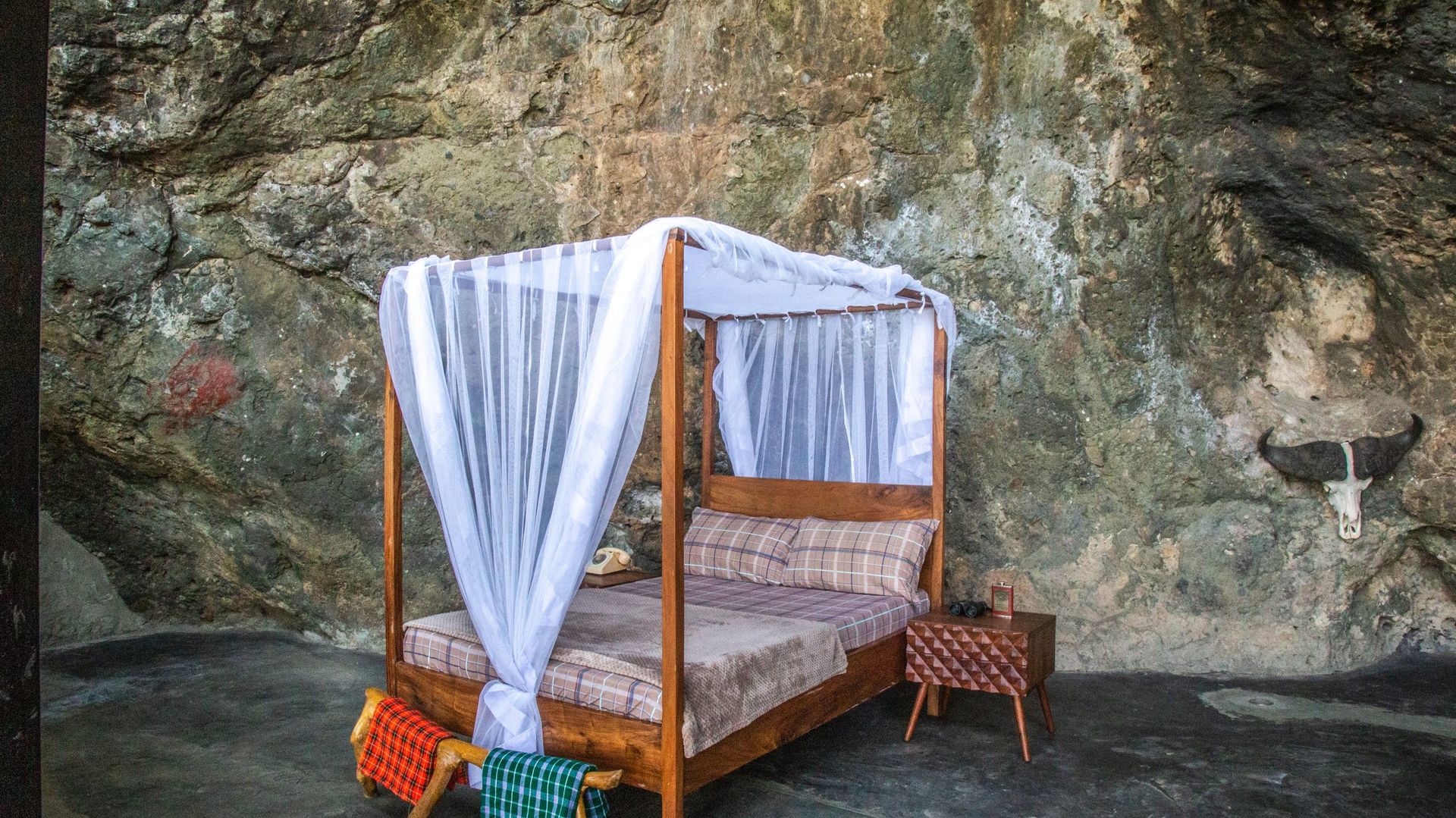 Cave Rock Lodge Pian Upe » Oeganda » Matoke Tours